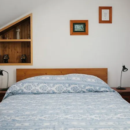 Caraiosa Centre * Streamstown