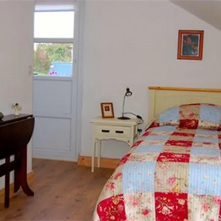 Caraiosa Centre * Streamstown